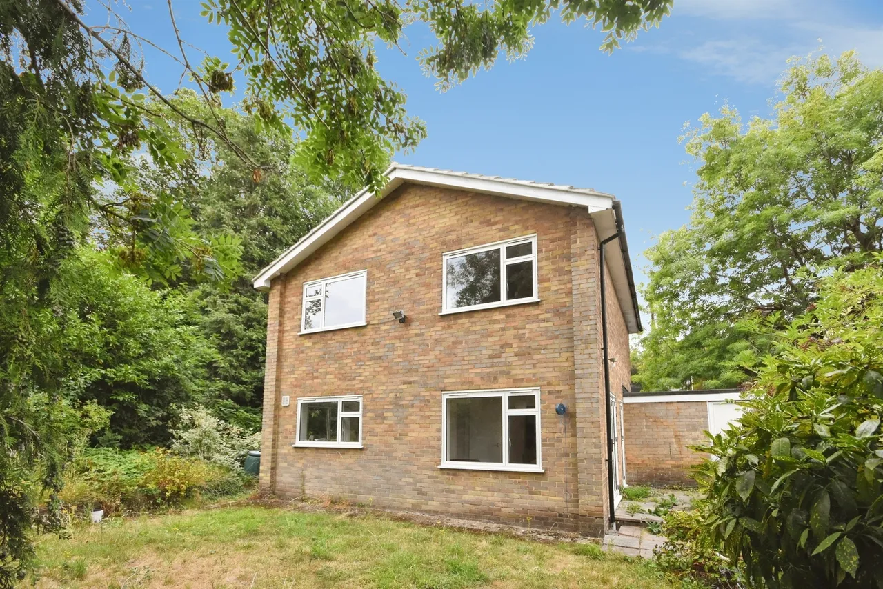 Sussex Road, Warley, Brentwood, photo 13