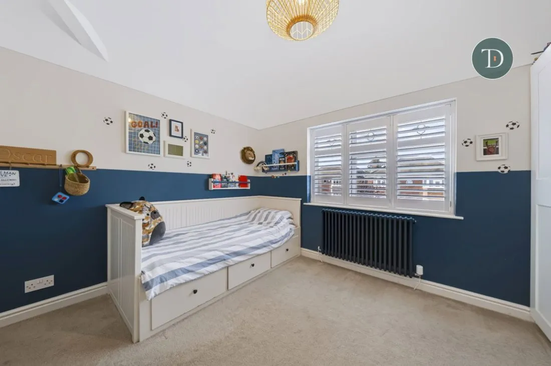 Heath Grove, Little Sutton, CH66, photo 17