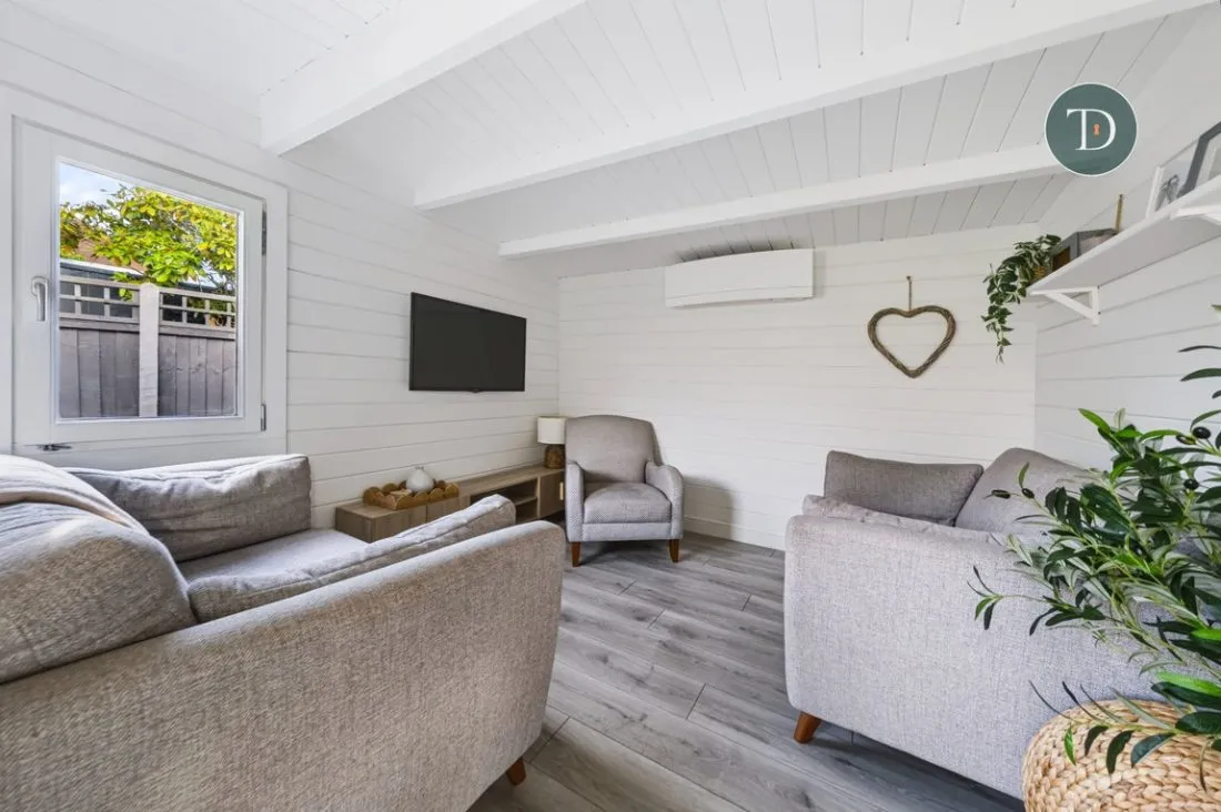 Heath Grove, Little Sutton, CH66, photo 28