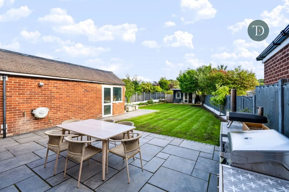 Heath Grove, Little Sutton, CH66, photo 26