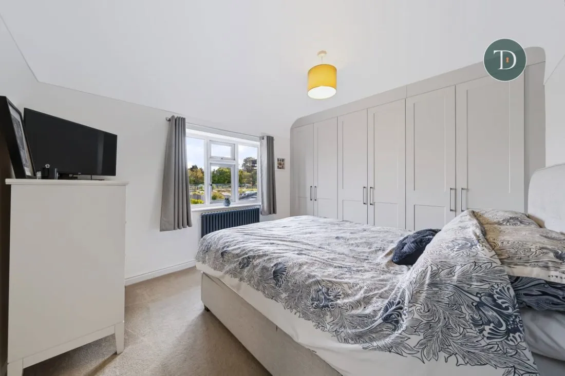 Heath Grove, Little Sutton, CH66, photo 15