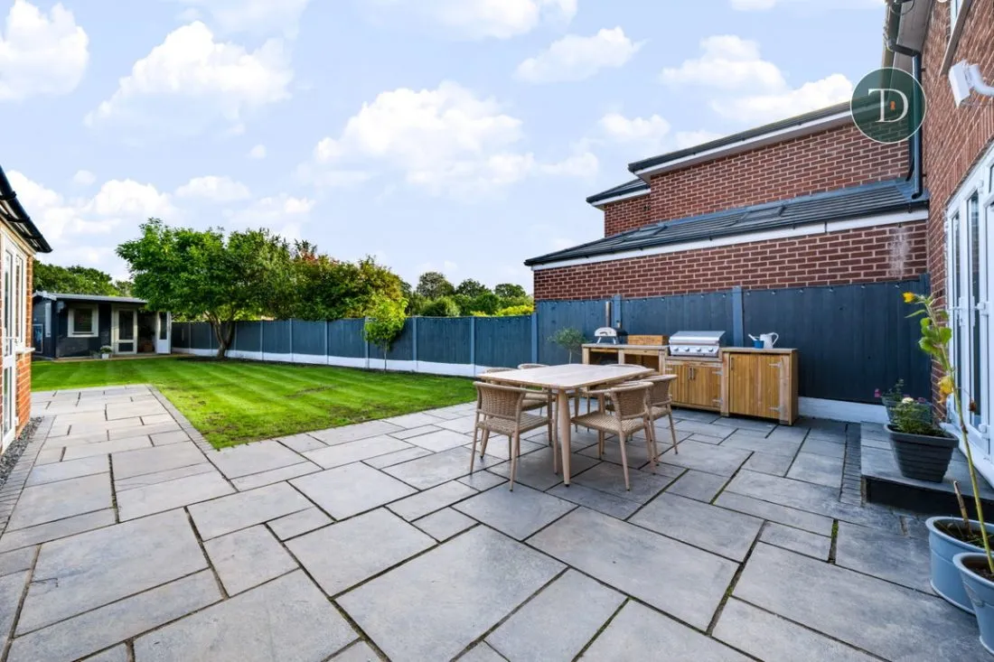 Heath Grove, Little Sutton, CH66, photo 24