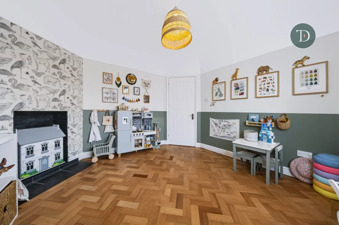 Heath Grove, Little Sutton, CH66, photo 4