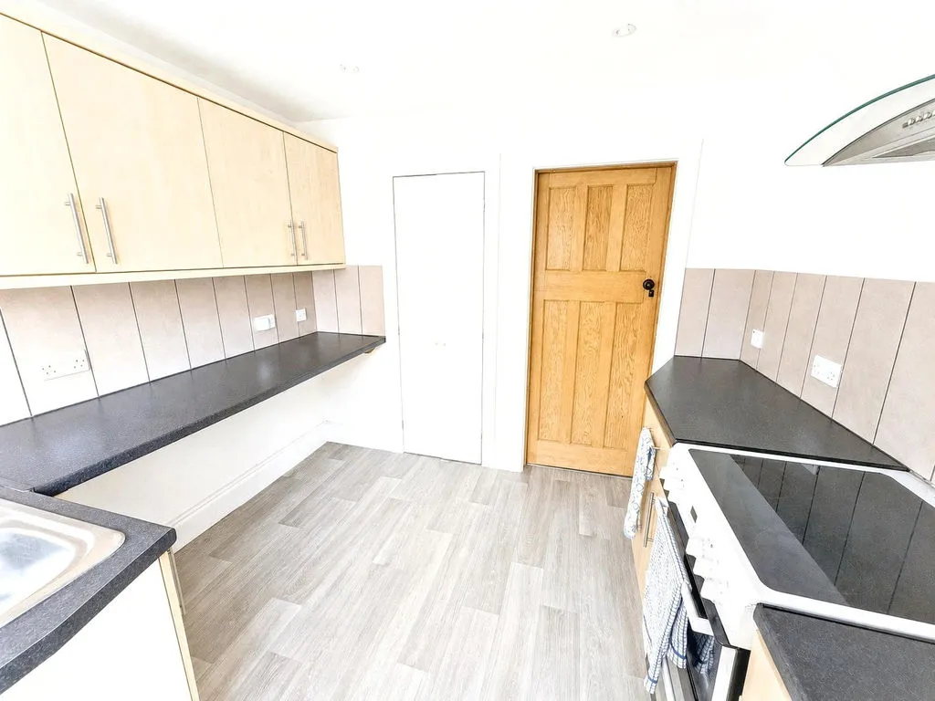 Heathcote Road, Bournemouth BH5 1EY, photo 3