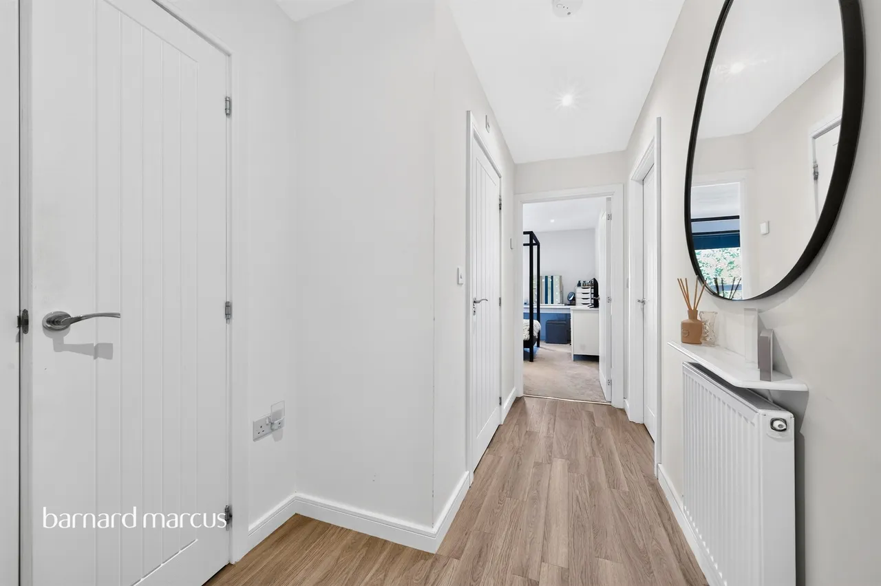 Regalia Way, Epsom, KT19, photo 8