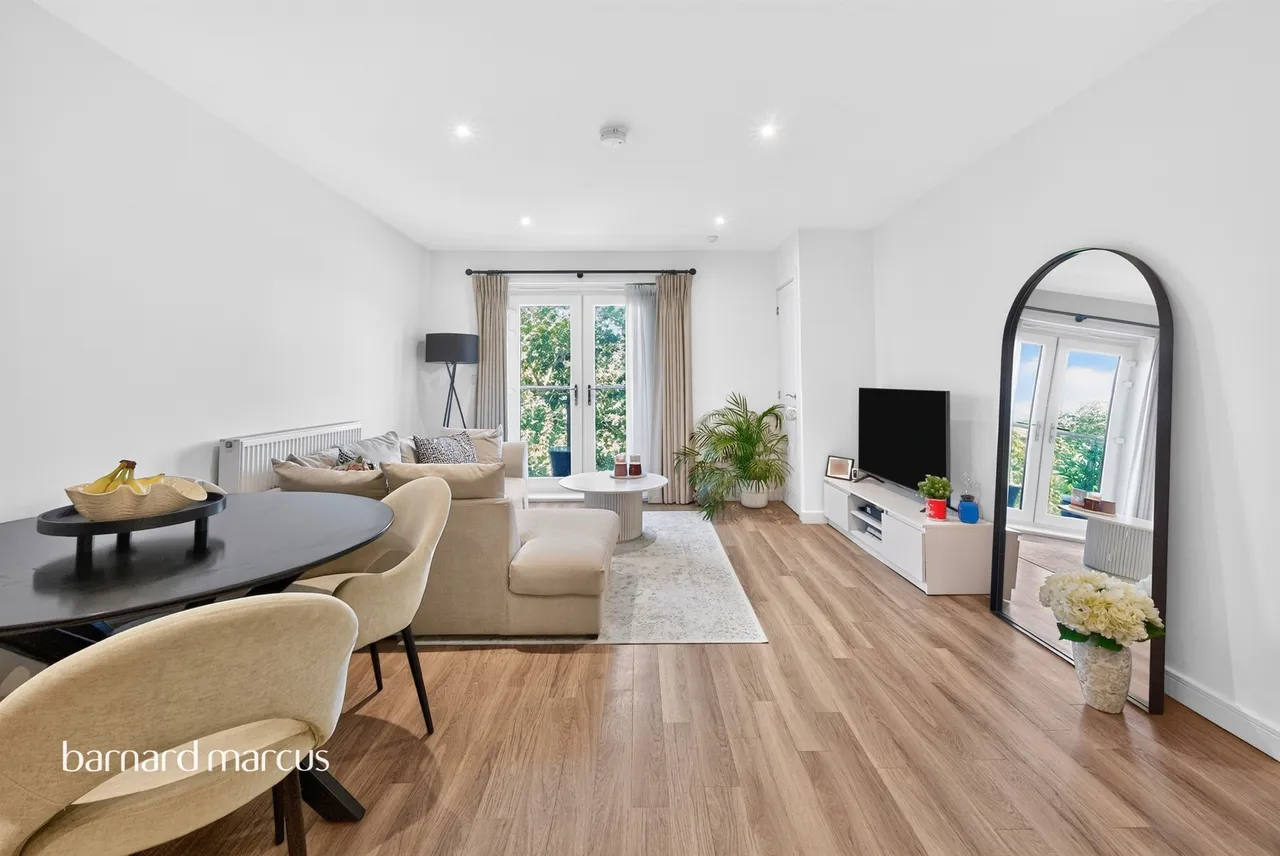 Regalia Way, Epsom, KT19, photo 4