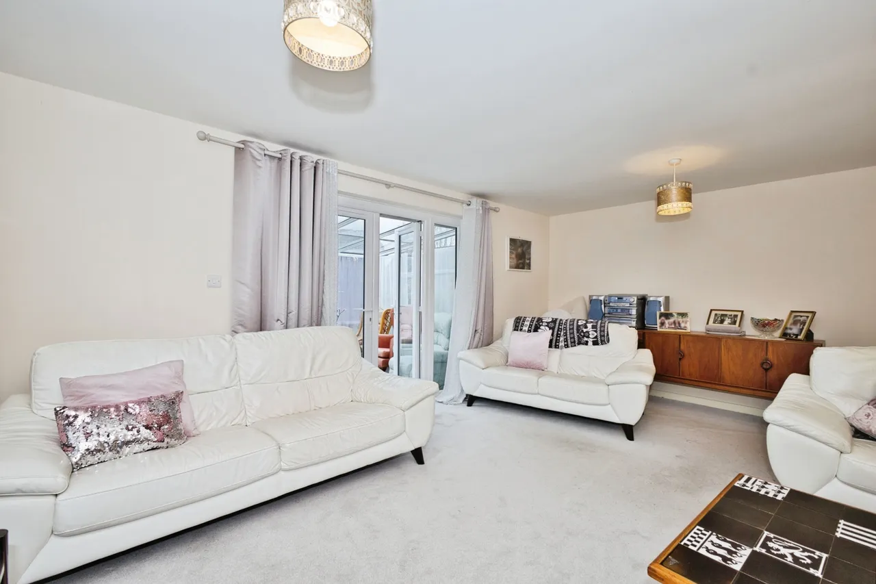 Harbourne Close, Burnham-On-Sea, TA8, photo 3