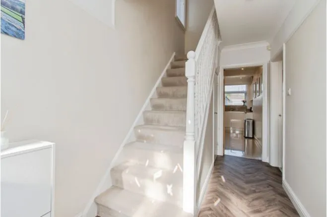 Redhill Road, Castleford, photo 9