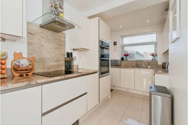 Redhill Road, Castleford, photo 7