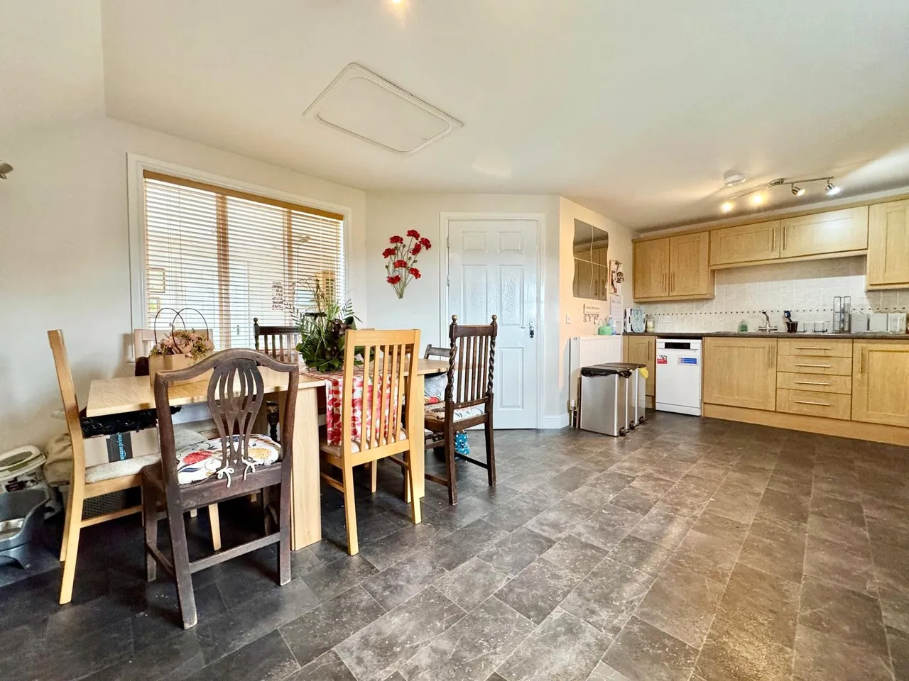 Spa Heights, High Street, Llandrindod Wells, Powys, LD1 6AG, photo 9
