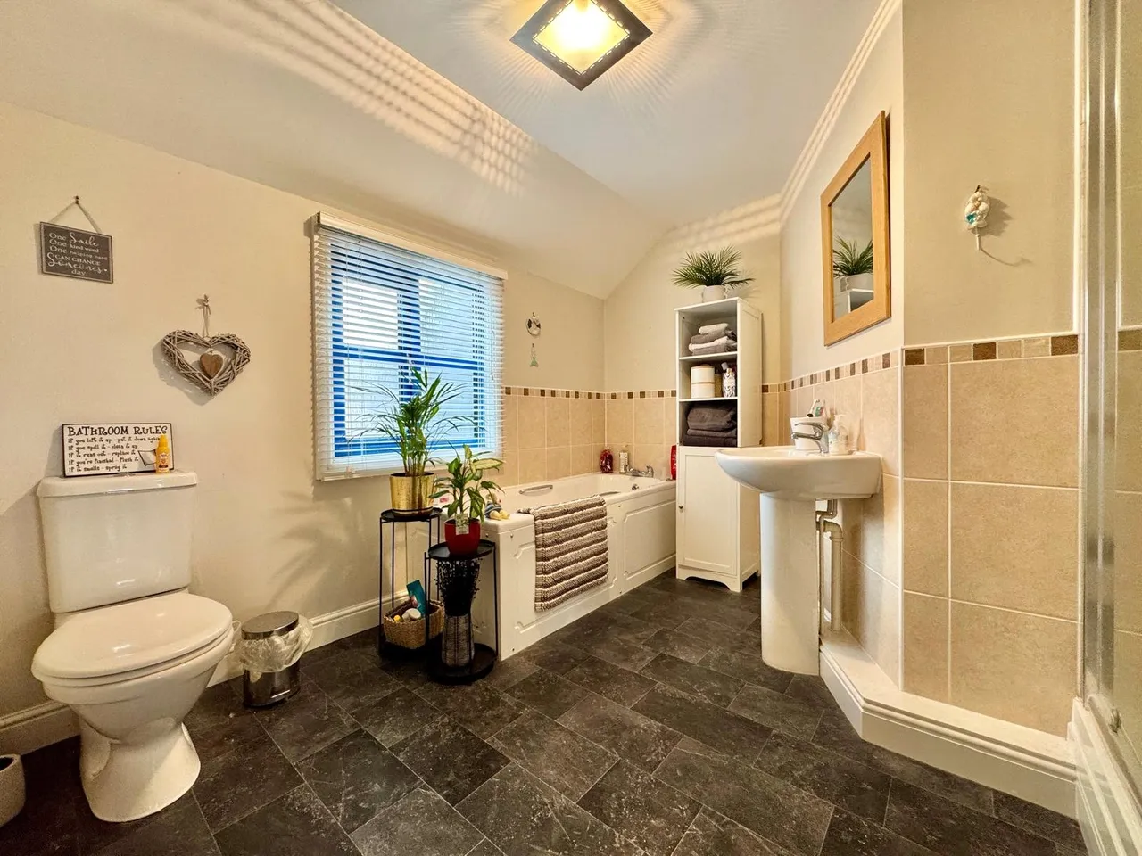 Spa Heights, High Street, Llandrindod Wells, Powys, LD1 6AG, photo 12