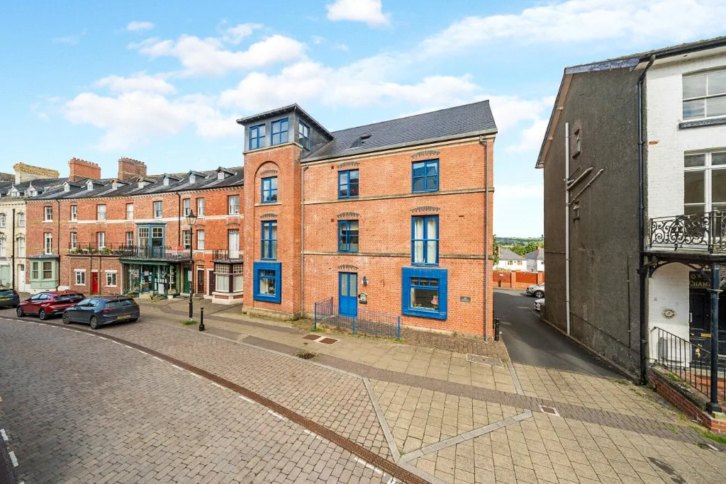 Spa Heights, High Street, Llandrindod Wells, Powys, LD1 6AG, photo 17