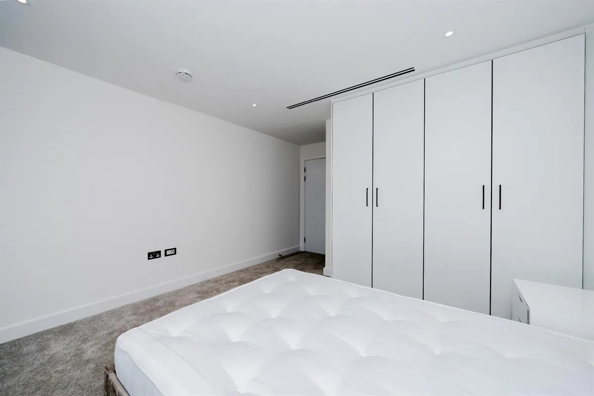 Flat , Fairbank House, Beaufort Square, London, photo 11