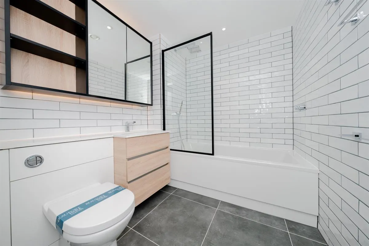 Flat , Fairbank House, Beaufort Square, London, photo 8