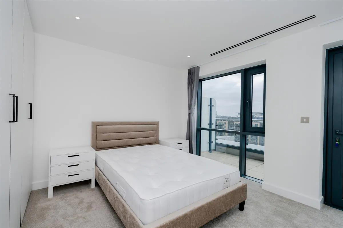 Flat , Fairbank House, Beaufort Square, London, photo 10
