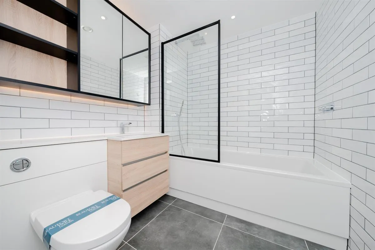 Flat , Fairbank House, Beaufort Square, London, photo 7
