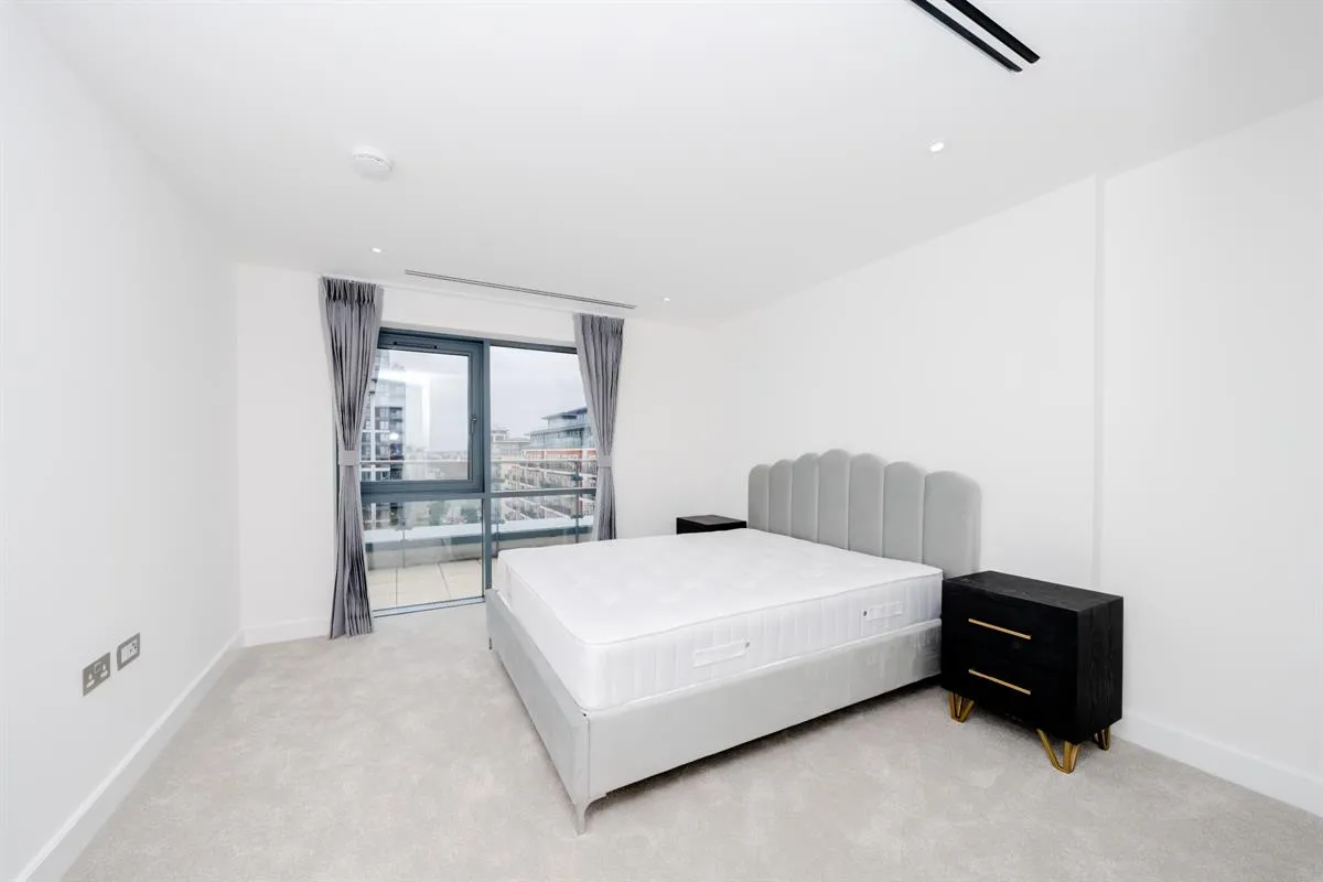 Flat , Fairbank House, Beaufort Square, London, photo 6