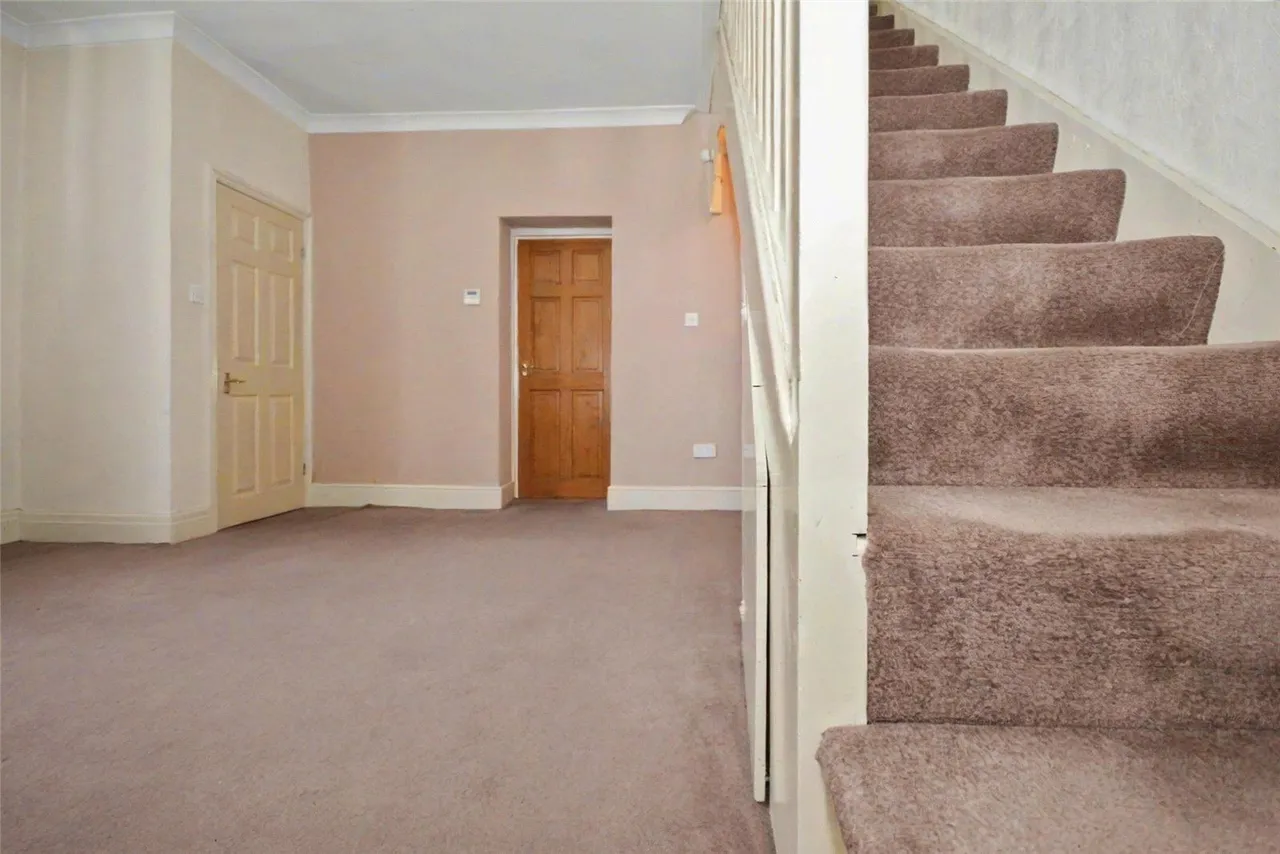 Low Moor Side Lane, Leeds, LS12, photo 6