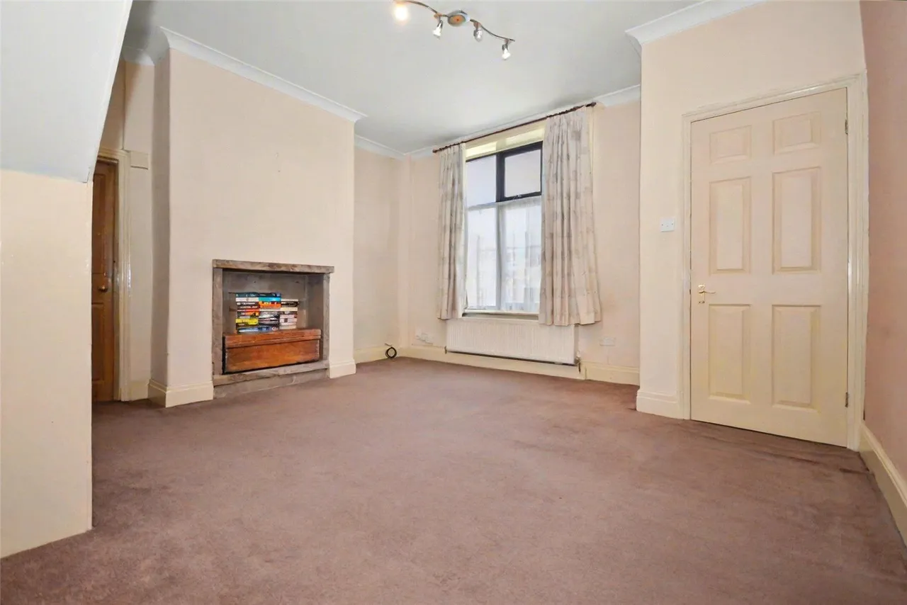 Low Moor Side Lane, Leeds, LS12, photo 3