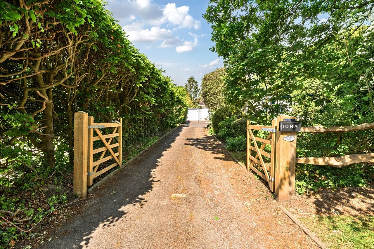 Send Barns Lane, Send, GU23, photo 22