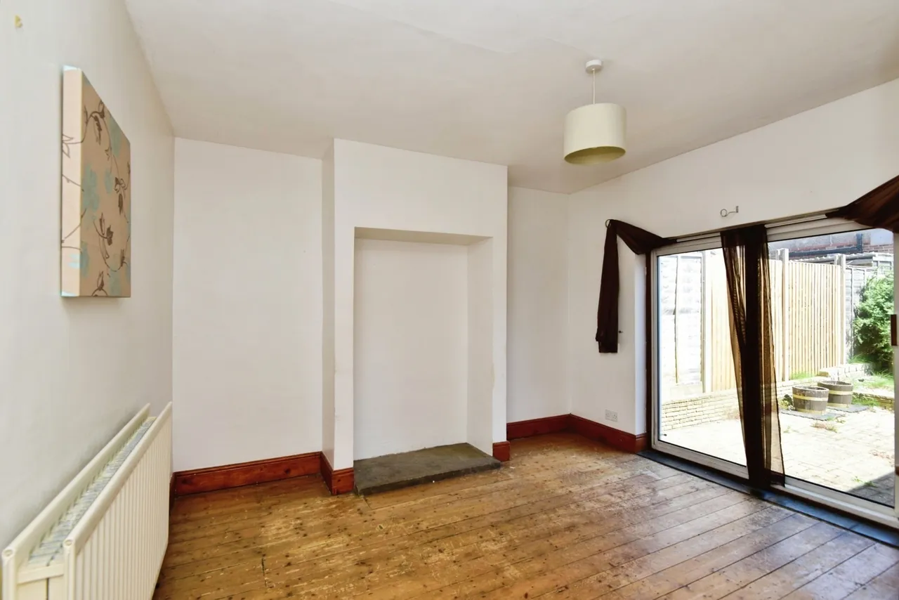 Moorfield Avenue, Biddulph, Stoke-on-Trent, Staffordshire, ST8, photo 4