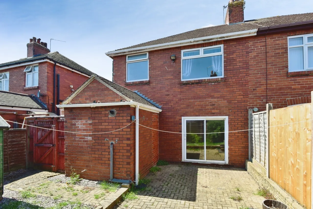Moorfield Avenue, Biddulph, Stoke-on-Trent, Staffordshire, ST8, photo 17