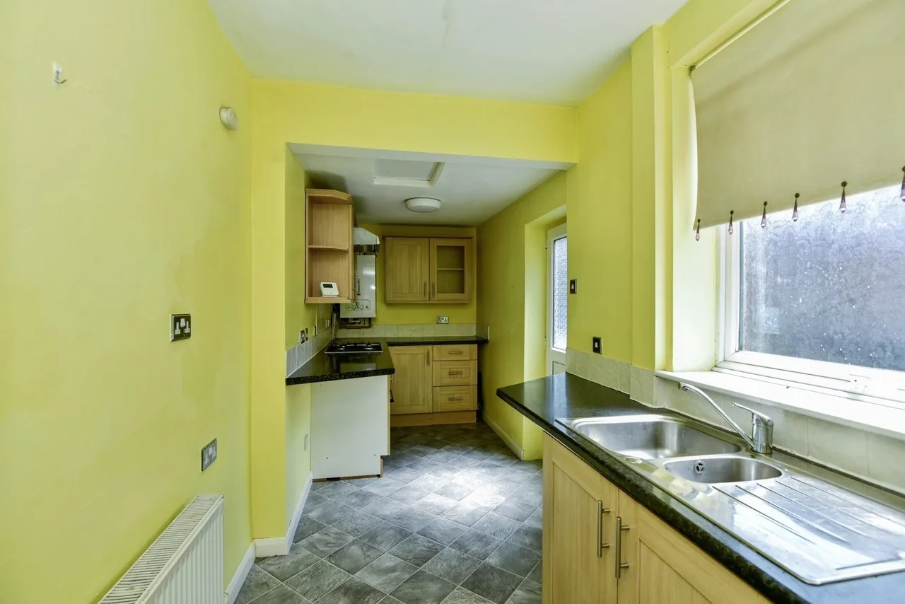 Moorfield Avenue, Biddulph, Stoke-on-Trent, Staffordshire, ST8, photo 7