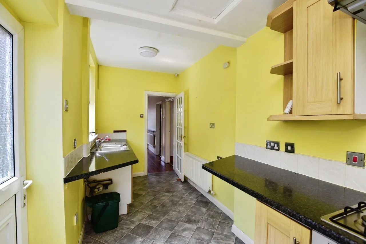 Moorfield Avenue, Biddulph, Stoke-on-Trent, Staffordshire, ST8, photo 8