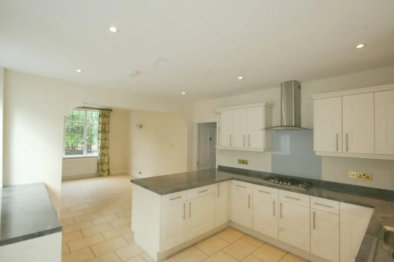 Austenway, Gerrards Cross, Bucks, SL9 8NN, photo 4