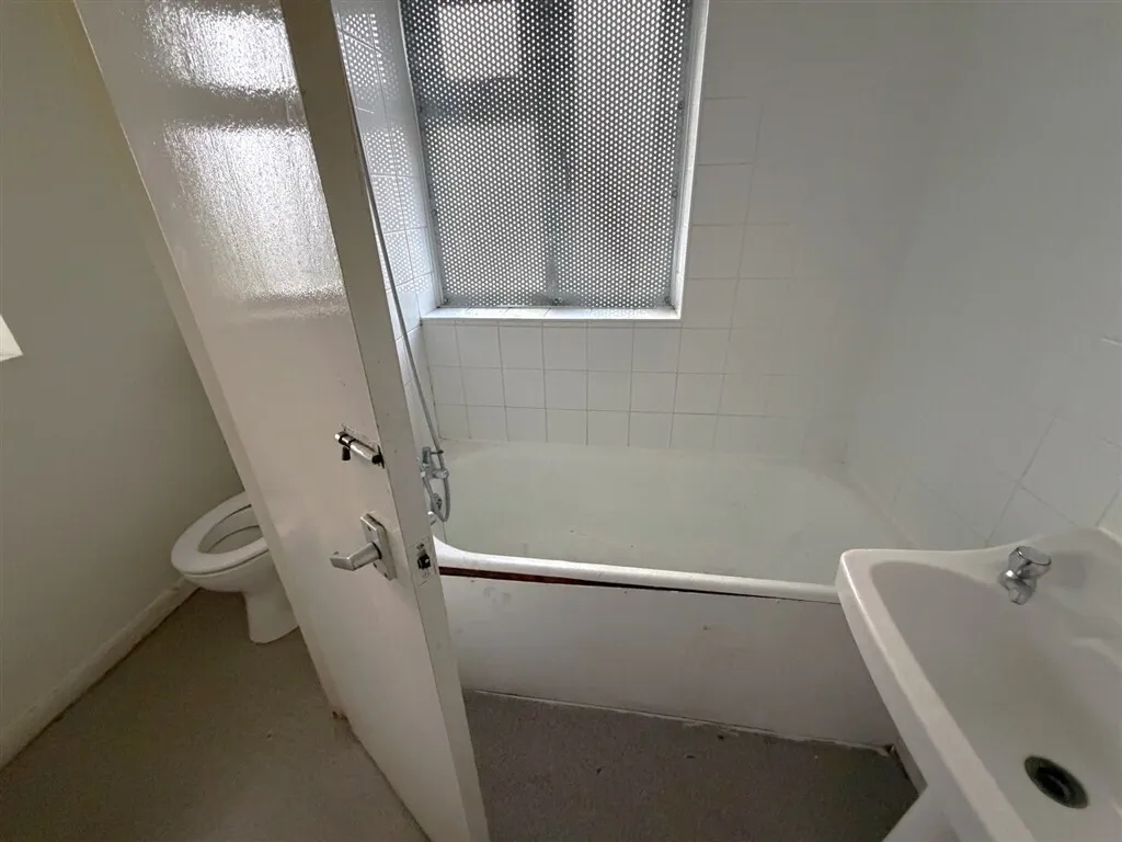 Coningham Road, SHEPHERDS BUSH, photo 5