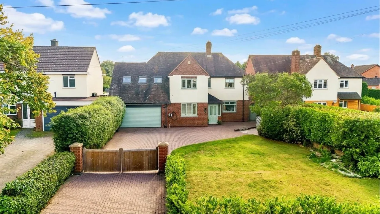 4 bed house for sale, Alrewas Road, Kings Bromley, DE13