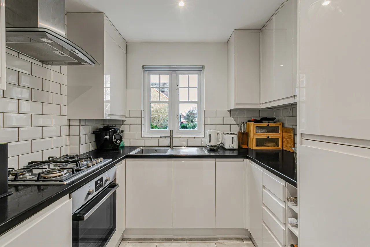 Fawcett Close, London, SW16, photo 3