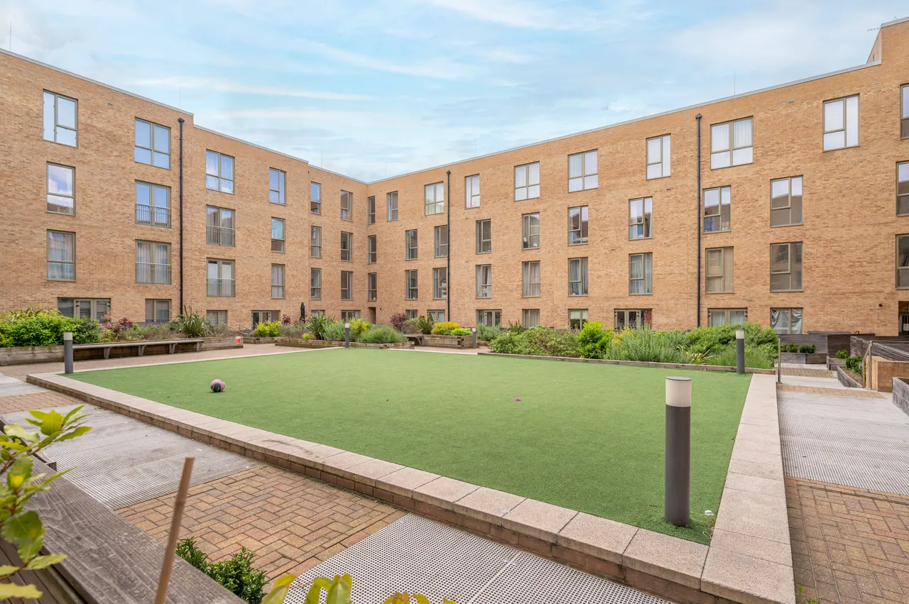 Flat 1, 13 Trobridge Parade, London, photo 10