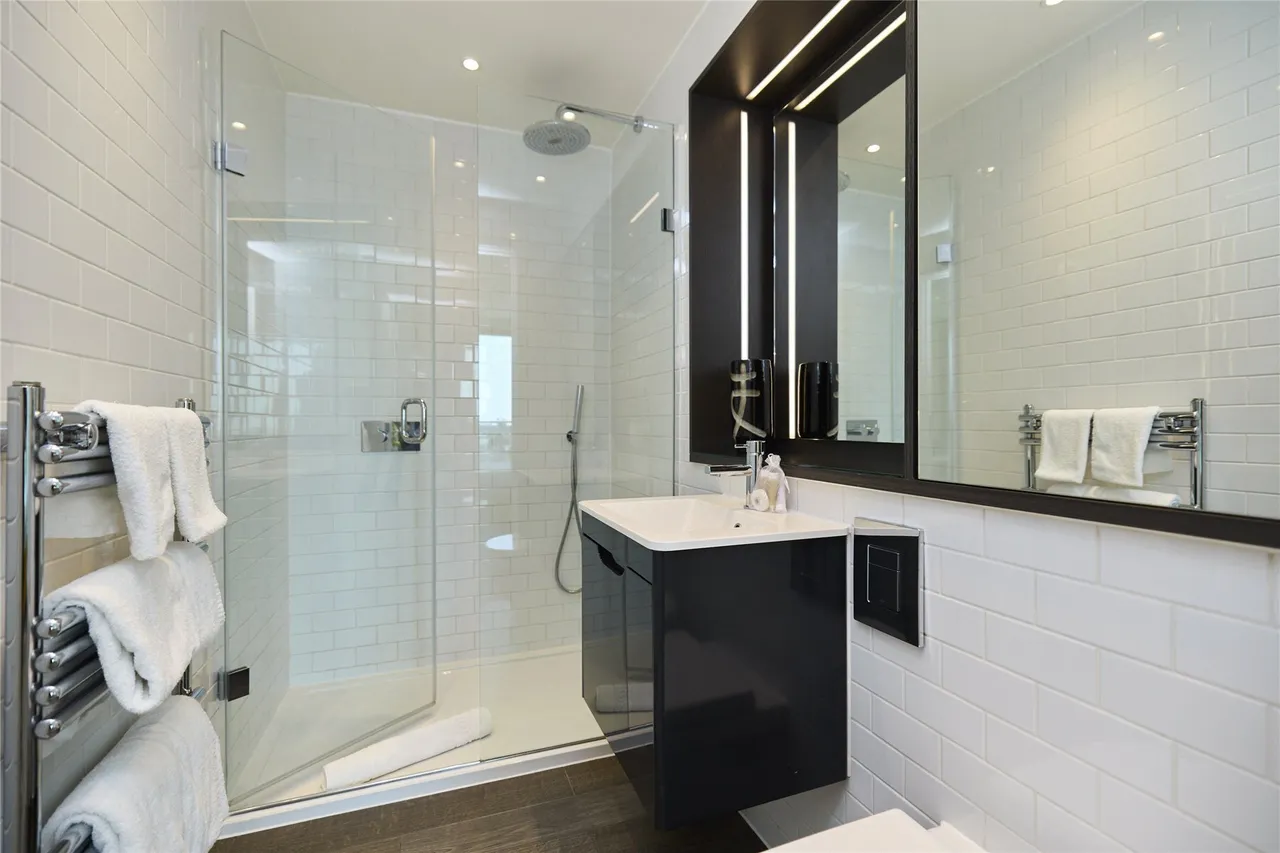 Salusbury Road, London, NW6, photo 2