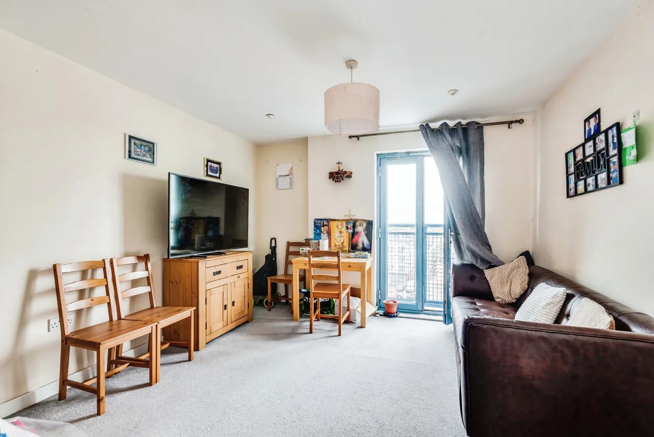 Wellington Street, Swindon, Wiltshire, SN1, photo 2