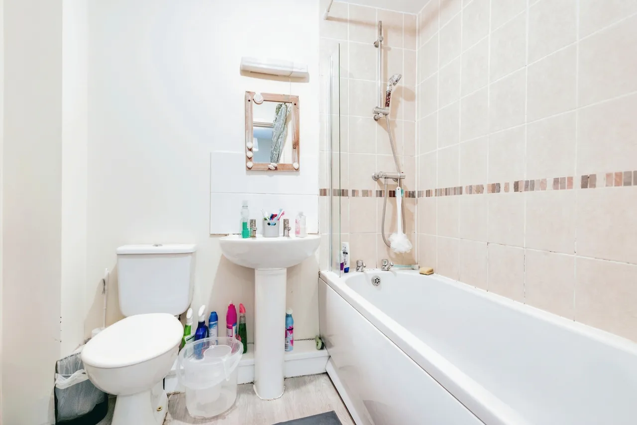 Wellington Street, Swindon, Wiltshire, SN1, photo 6