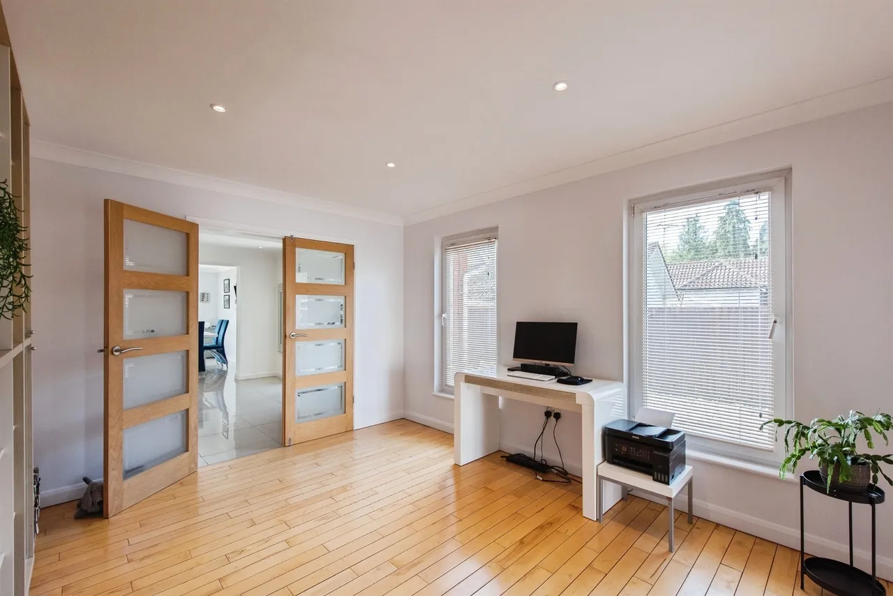 Turnpike Lane, Red Lodge, BURY ST. EDMUNDS, photo 11