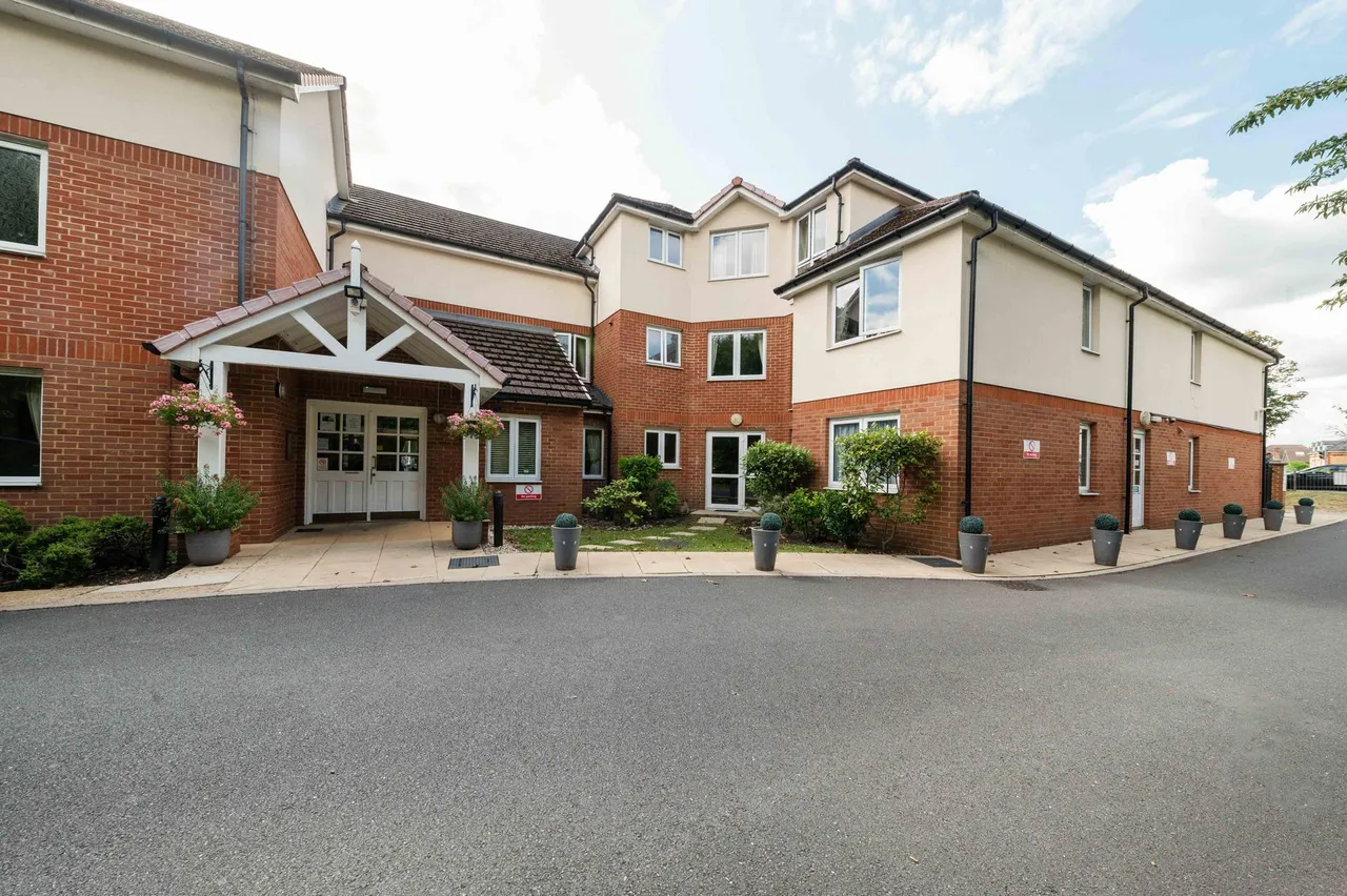 Kingston Road, Ewell, KT19, photo 17