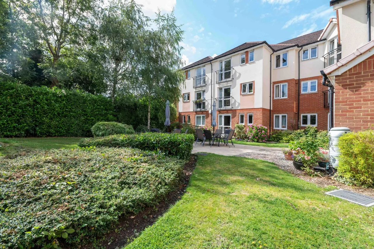 Kingston Road, Ewell, KT19, photo 15