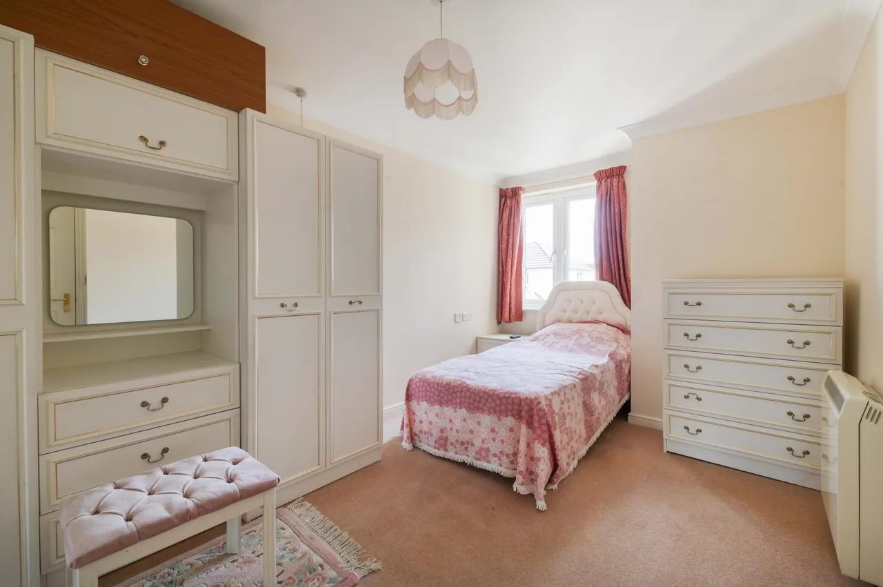 Kingston Road, Ewell, KT19, photo 4