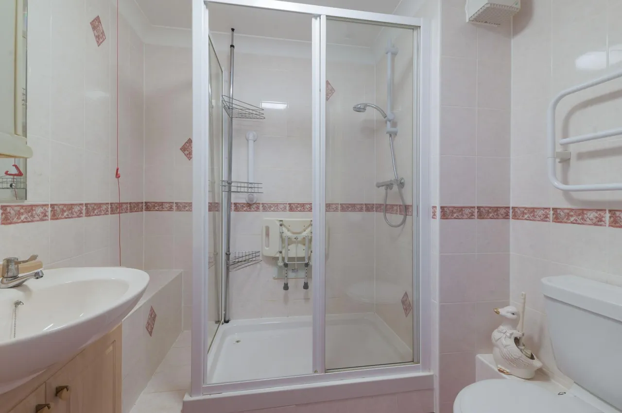 Kingston Road, Ewell, KT19, photo 5
