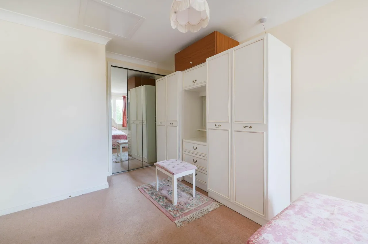 Kingston Road, Ewell, KT19, photo 9