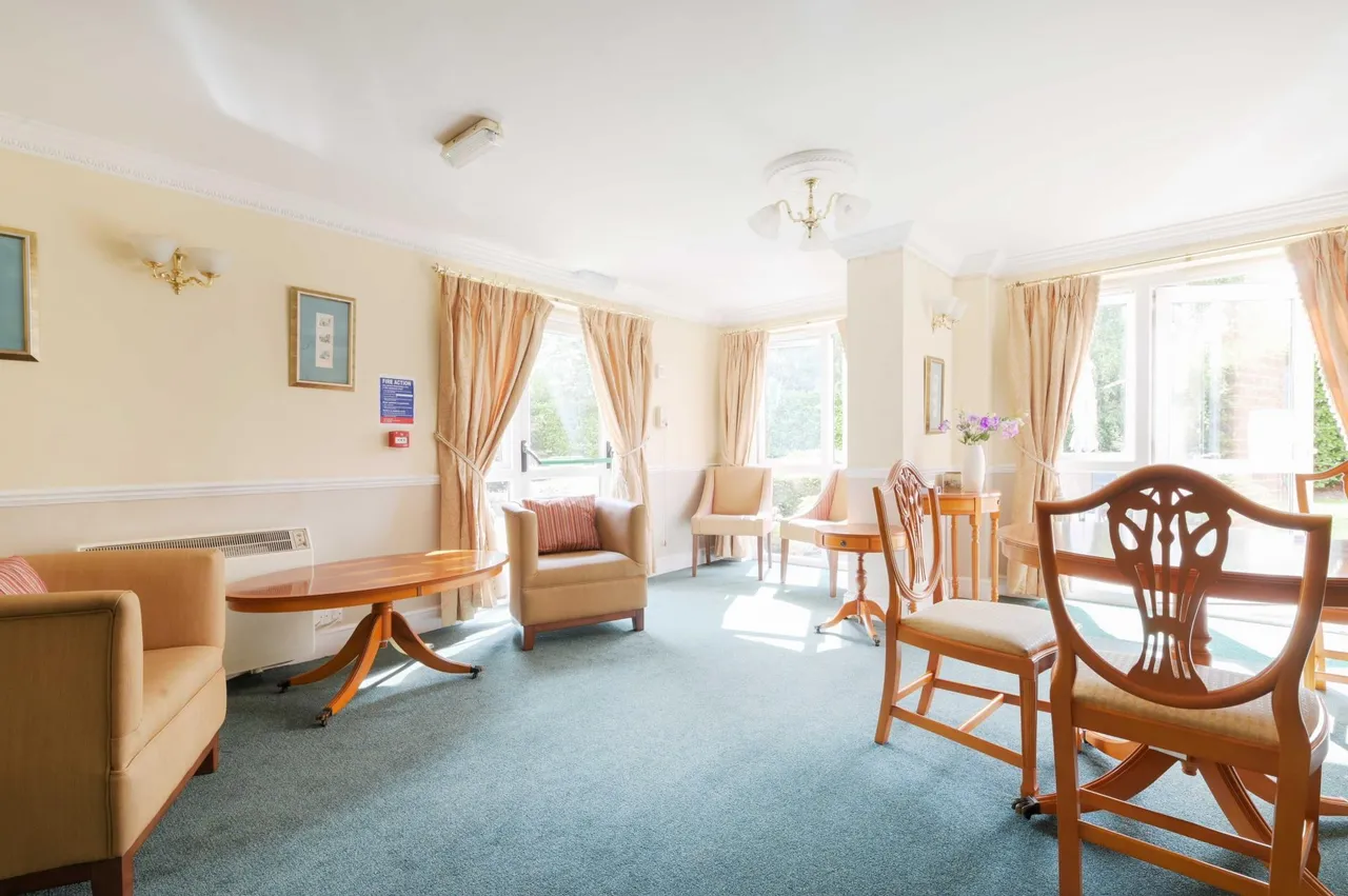 Kingston Road, Ewell, KT19, photo 11