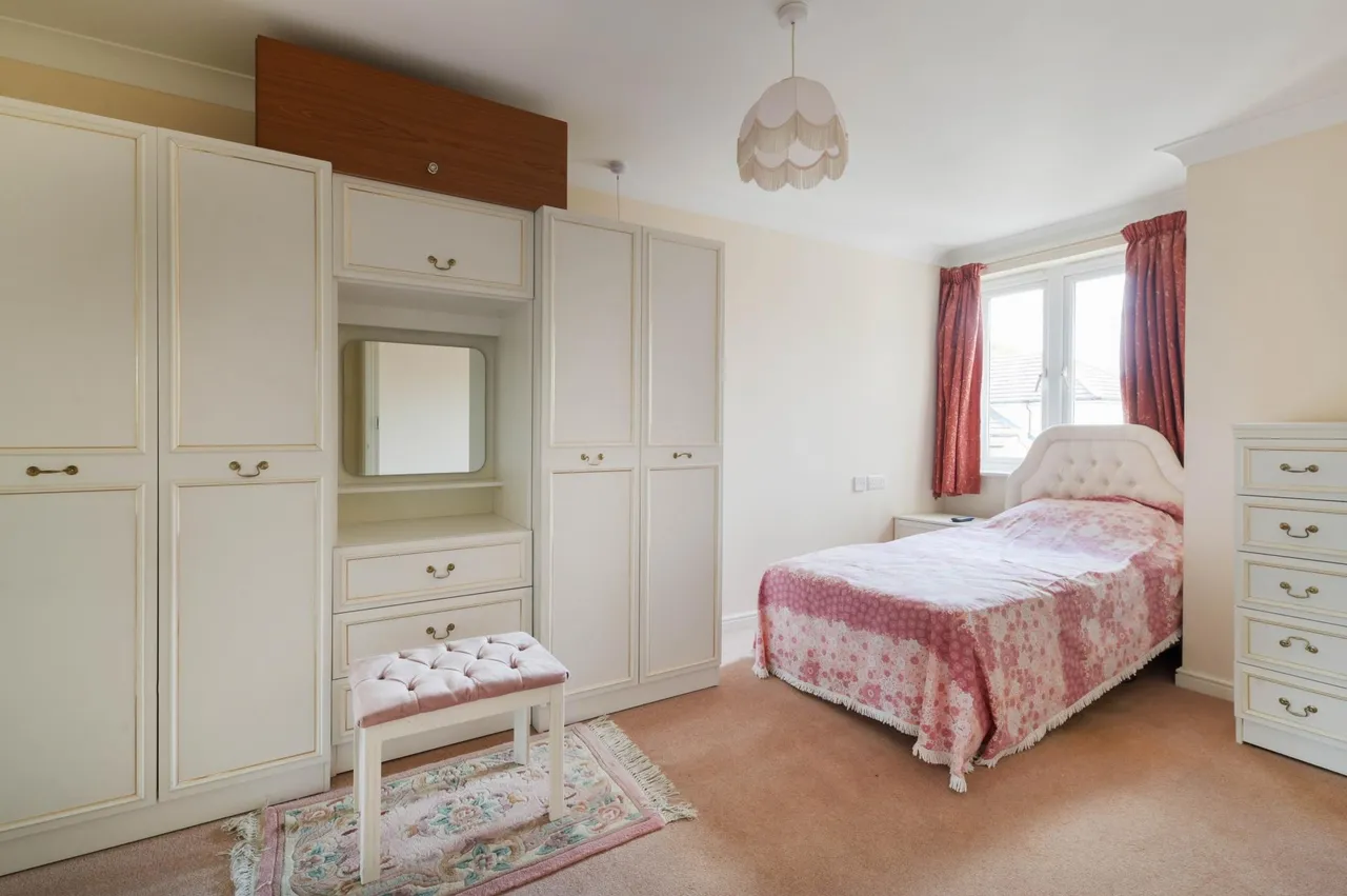 Kingston Road, Ewell, KT19, photo 10