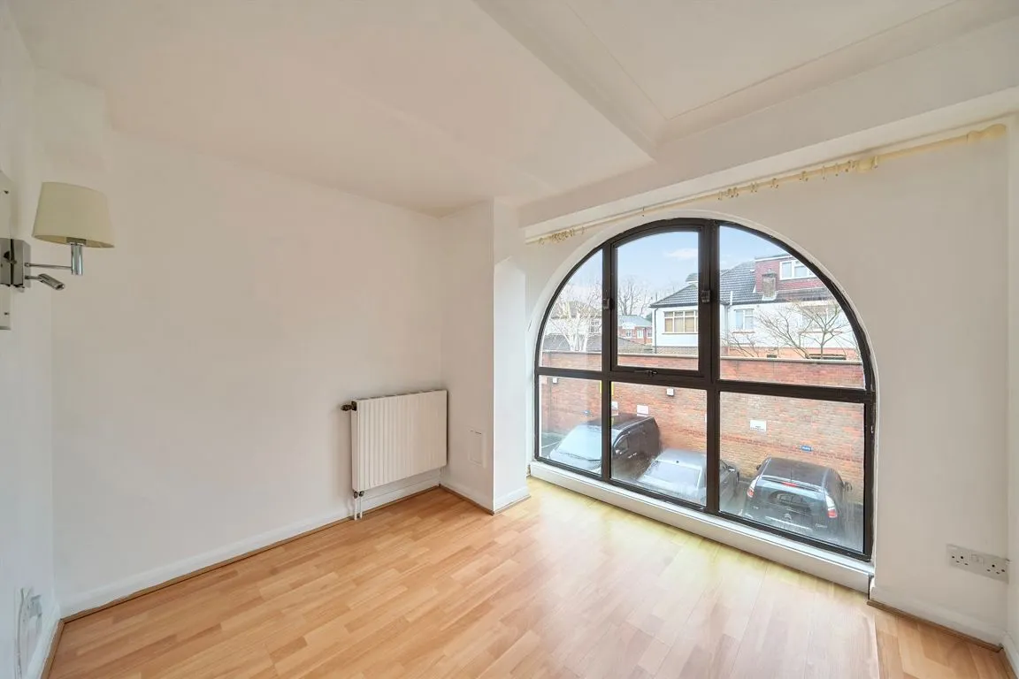 Heath Road, TW1, photo 2