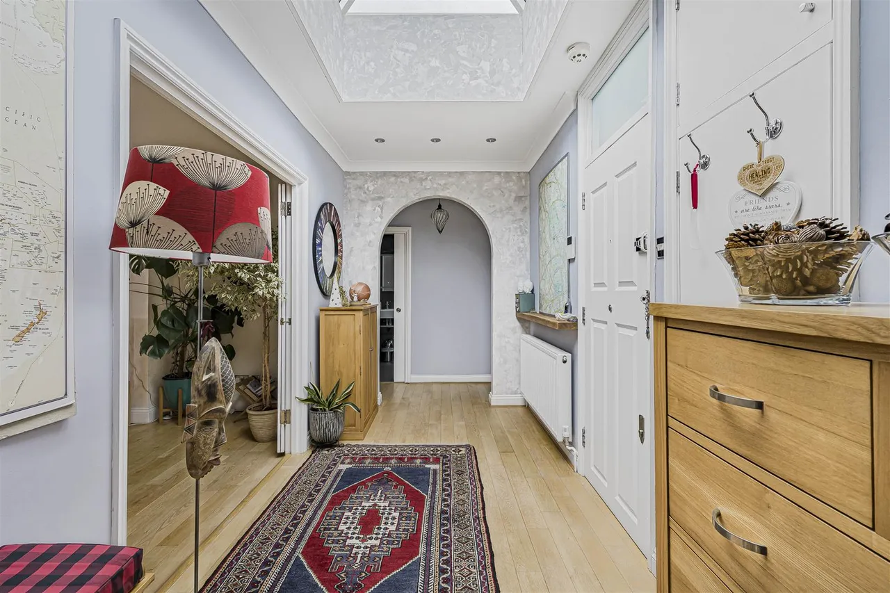 Lyndhurst Gardens, Belsize Park, London, NW3 5NT, photo 10