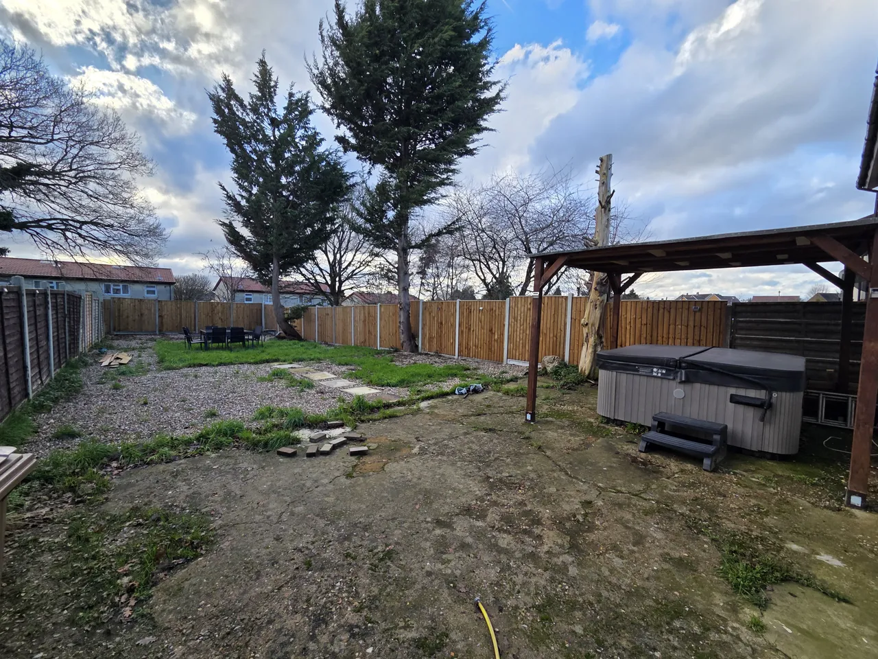 Williton Road, LU2, photo 5