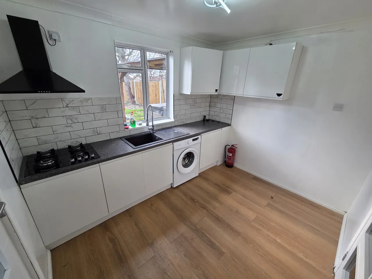 Williton Road, LU2, photo 10
