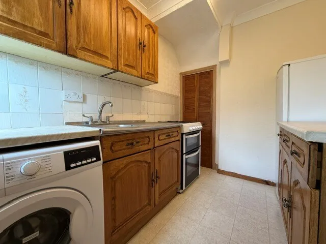 2 bed house to rent — Pomfret Avenue, Luton, Beds