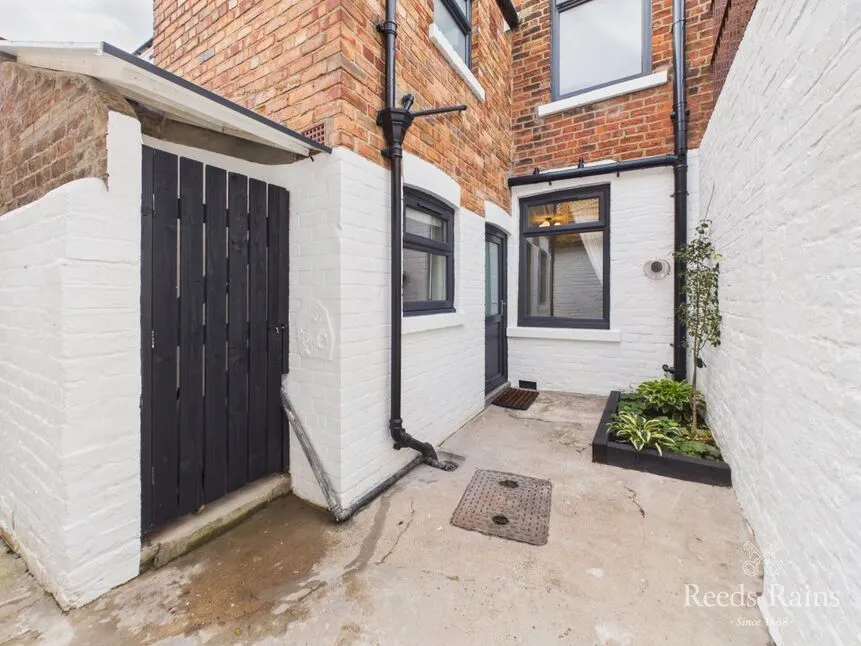Belle Vue Street, Scarborough, North Yorkshire, YO12, photo 6